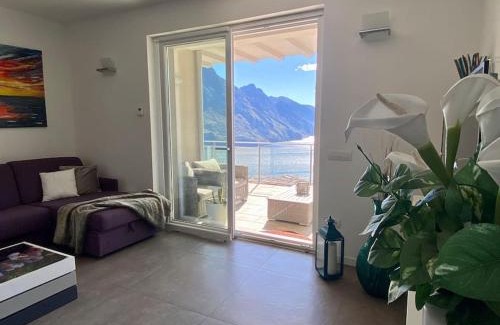 Zorzino Apartment | Tranquil Lake View Retreat with Private Pool & Pet-Friendly