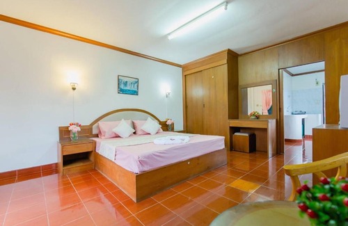 Nanai Road House | Budget-Friendly Stay at Pichnaree Guest House for Families