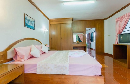 Nanai Road House | Budget-Friendly Stay at Pichnaree Guest House for Families