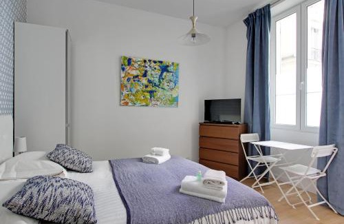 Pigalle Apartment | Cozy Studio in Montmartre - Ideal for Families & Rated 8.3