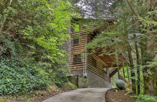 Blue Ridge House | Top-Rated PICK's Riverside Retreat with Hot Tub & Breakfast