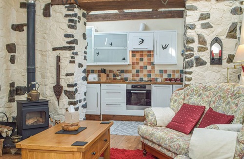 Haverfordwest Cottage | Character-Filled Hotel Near Scenic Walking Trails