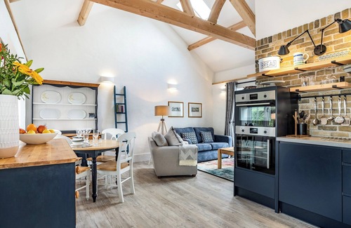 Whitland Cottage | Romantic Getaway with Breathtaking Ocean Views Await