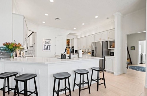 San Marcos House | Discover Pickett Place: Pool, Arcade & 25 Acres of Fun!