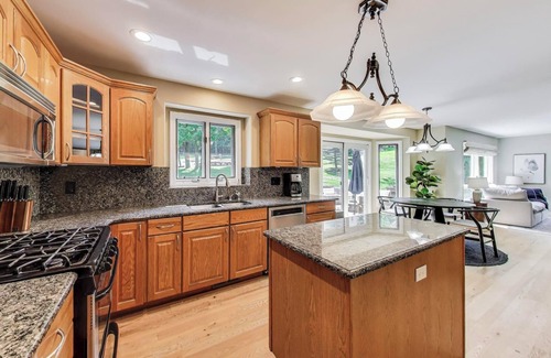 Lake Geneva House | Pickle My Fancy | Game Room, Sauna, and Private Pickleball Court | Sleeps 14