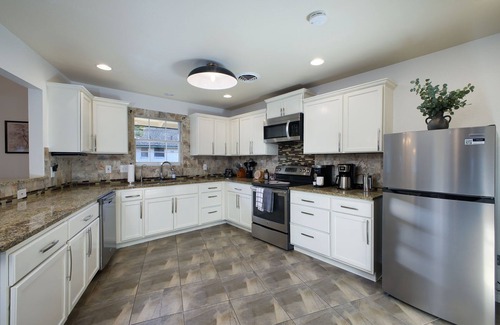 Castle Hills House | Pickleball, Pool & Fun Family Escape Sleeps 16