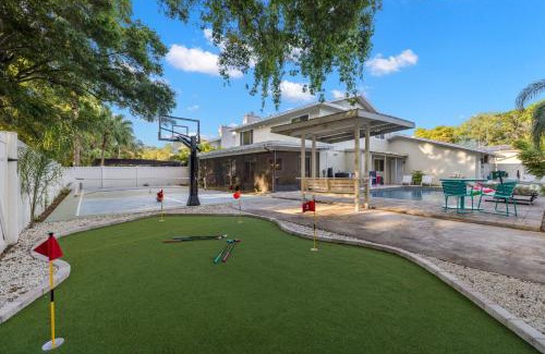 Seminole House | Relaxing Retreat with Pool, Game Room & 5 Min to Beach