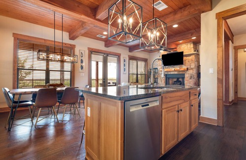 Leander House | Explore Lake Travis Hill Country Cabin with Pool & Views