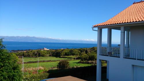 Cais do Pico Apartment | Oceanfront Casa Do Canto: Guest Rated 9/10 with Hot Tub