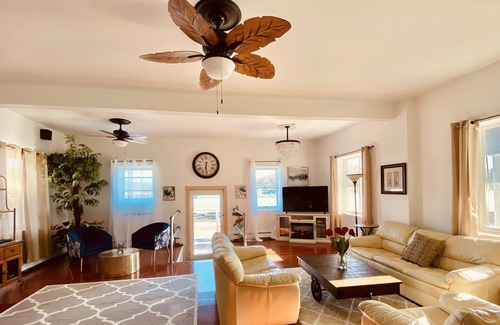 Hopatcong House | Picture Perfect Water Front Retreat!