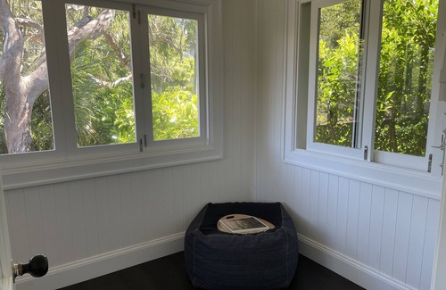 Vaucluse Apartment | Oceanfront Apartment in Parsley Bay with Breakfast Included