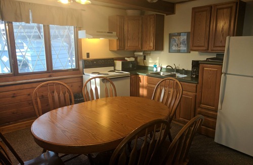 Stambaugh Ski Chalet | Scenic Chalet with Hot Tub & 9.8/10 Guest Ratings