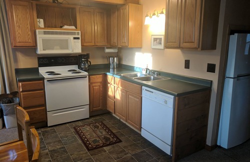 Stambaugh Ski Chalet | Scenic Chalet with Hot Tub & 9.8/10 Guest Ratings