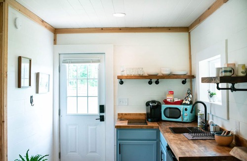 Morganton Apartment | Idyllic Cottage Retreat with Ocean View and Breakfast