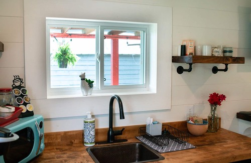 Morganton Apartment | Idyllic Cottage Retreat with Ocean View and Breakfast