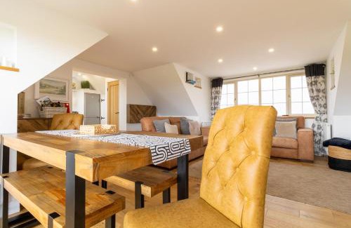 Wakefield House | Scenic Cottage Retreat with Family-Friendly Amenities