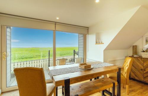 Wakefield House | Scenic Cottage Retreat with Family-Friendly Amenities
