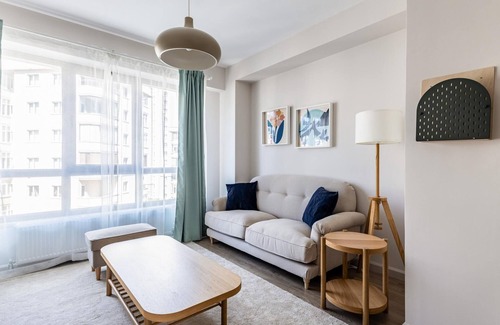 Maltepe Apartment | Picturesque Flat Near Metro 9 min to Coast