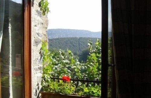 Vira Apartment | Idyllic Gite with Terraces and Views in Mountain Village