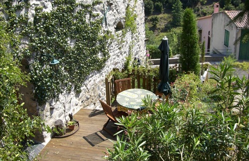 Vira Apartment | Idyllic Gite with Terraces and Views in Mountain Village