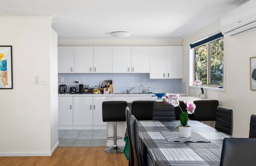 Loch Sport House | Tranquil Lakeside Retreat with Scenic Views and Modern Amenities