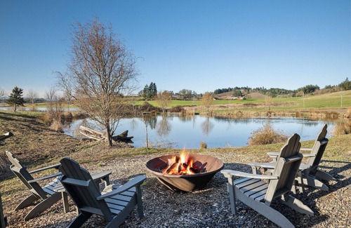 Yamhill House | Picturesque Lakeside Setting, Patio Seating w Fire-Pit, Surrounded by Vineyards, On Solena Estate