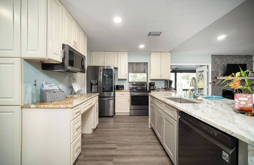 Middleburg House | Cozy 2-Bedroom Retreat with Lake View in Middleburg, FL