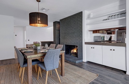 Araby House | Picturesque Palm Springs Homes in Los Compadres with Private Resort Style Backya