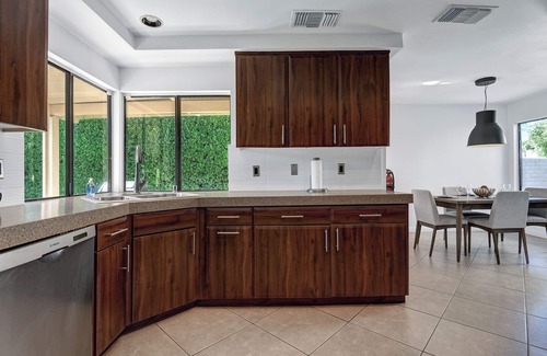 Araby House | Picturesque Palm Springs Homes in Los Compadres with Private Resort Style Backya