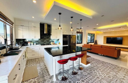 Puerto Galera Villa | Idyllic Villa with Breathtaking Oceanfront Views