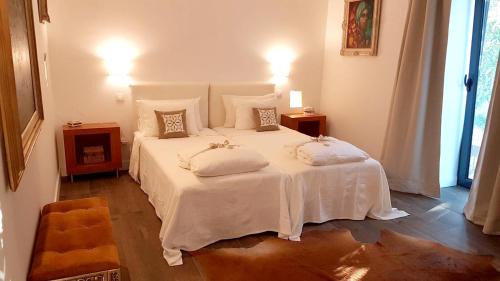 Santa Maria de Marvao Villa | Elegant Villa Santo Antonio with Pool and Family Amenities