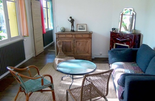 Saint-Pierre-des-Corps House | Piece of Nature in the City
