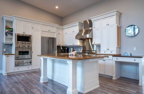 Saint-Jean-de-Matha House | Piece Of Heaven |Hot Tub | 16 Guests |Pool Table