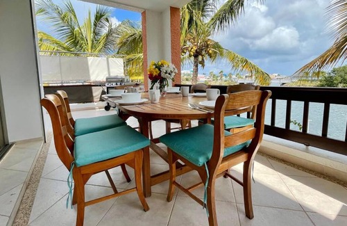 Cole Bay Apartment | Discover Your Piece of Paradise with Pool & Hot Tub