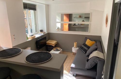 Centre Apartment | Cozy Retreat in the Heart of Montmorency - 8.7/10 Rated