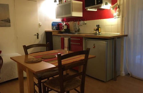 Prefecture Apartment | Central Pied-à-terre: Your Ideal Urban Retreat