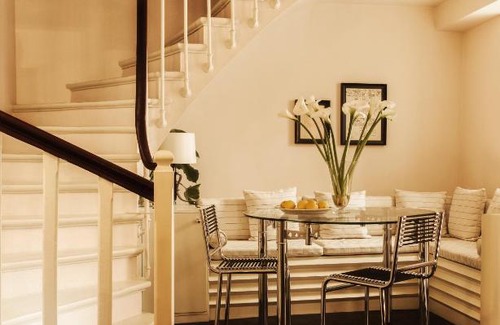 Quartier de la Place-Vendome Apartment | Elegant Pied A Terre - Tuileries with Breakfast & Family Friendly
