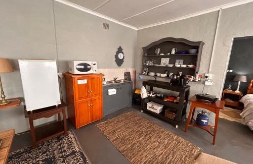 Hilton Apartment | Cozy Pied Cow Cottage: Pet-Friendly Retreat Rated 9.2/10