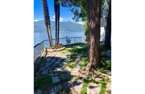 Brezzo di Bedero House | Oceanfront Retreat at Pied dans l’Eau – Family Friendly Stay