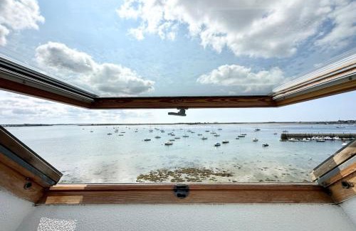 Port-Louis Apartment | Cozy Beachfront Escape with 180° Ocean Views