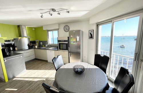 Port-Louis Apartment | Cozy Pieds Dans L'eau T3 with Pet-Friendly Amenities