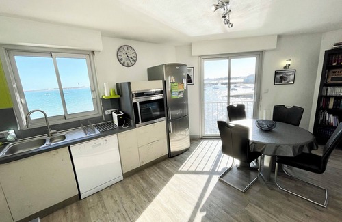 Port-Louis Apartment | Cozy Pieds Dans L'eau T3 with Pet-Friendly Amenities