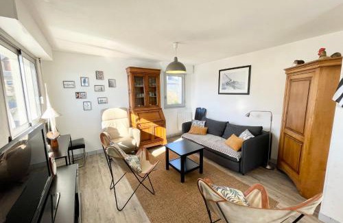 Port-Louis Apartment | Cozy T3 Retreat Facing the Sea - Pet & Child Friendly!