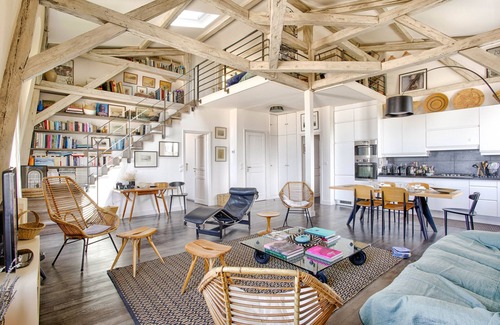 Trouville-sur-Mer Apartment | Oceanfront Escape: Pieds Dans Leau with Spectacular Views
