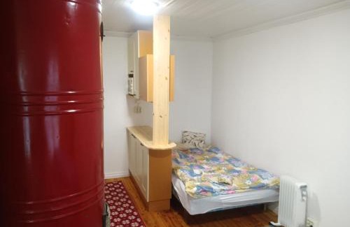 Tampere Apartment | Pieni asunto 25m2 vanhassa puukerrostalossa min 2 yötä