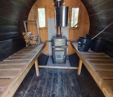 Lapinjaervi Ski Chalet | Cozy Log Cabin by the River: 4-Star Pet-Friendly Retreat