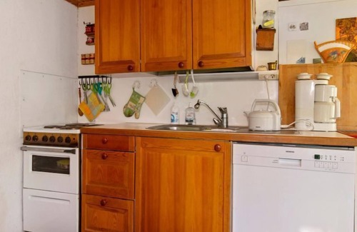 Saarijarvi House | Relax at Piennarpää: Lake View Spa and Family-Friendly Stays