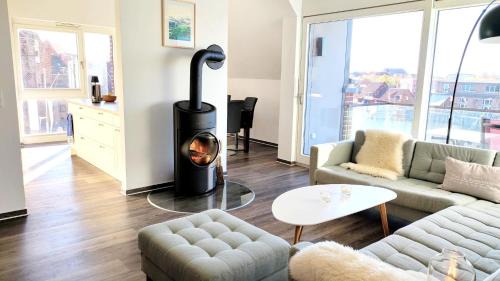 Old Town Apartment | Discover Family-Friendly Stays at Pier 16 - ABC346