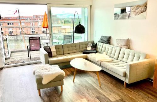 Old Town Apartment | Discover Family-Friendly Stays at Pier 16 - ABC346