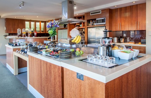 North Fremantle Apartment | Discover Pier 21 Apartment Hotel: Ocean View & Pool Access